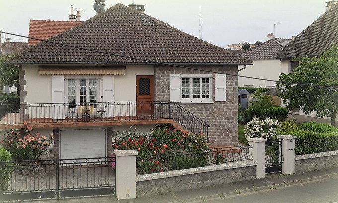 Aurillac House | L'Enclos des Lys STUDIO