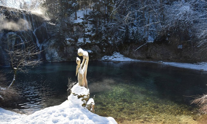 Montperreux House | L'ETERLOU in a charming property in the heart of the Source-Bleue area