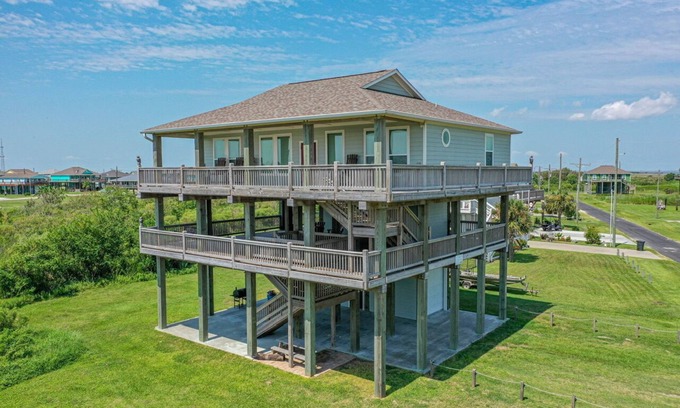 Port Bolivar House | La' Bella Vie - 3 Bedroom - 2 Bath - Sleeps 10