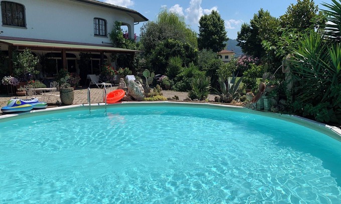 Camaiore Villa | La Bouganville swimming pool & relaxation