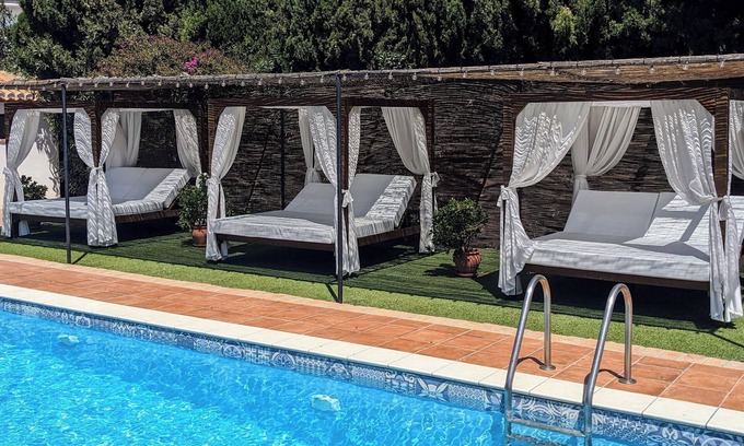 Murchas Bed & Breakfast | La Cañota King Room Adults Only, bedroom and ensuite bathroom, WIFI, swimming pool