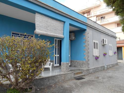 Grottasanta House | La casa con gli aquiloni