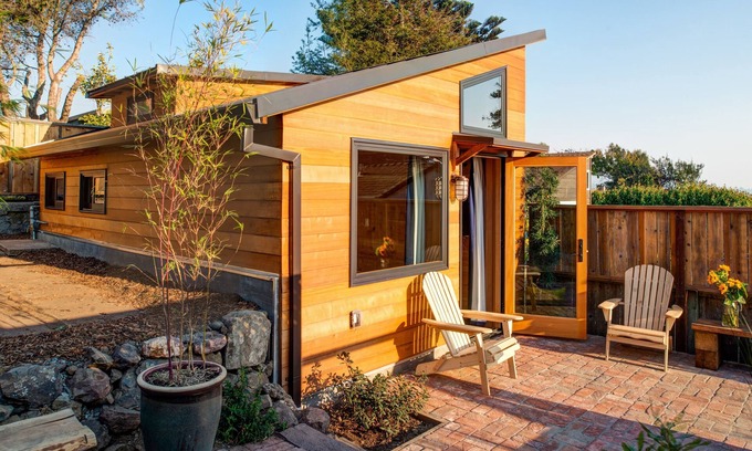 Richmond Annex House | La Casa De Madera- "The wood house"