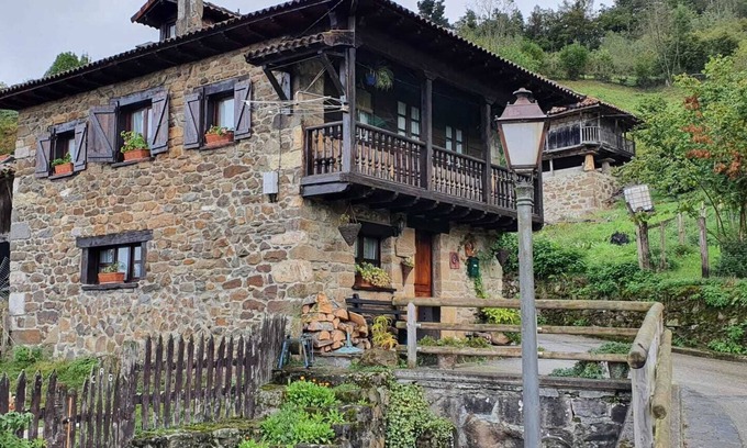 La Llana House | La Casa Rectoral del Tozu