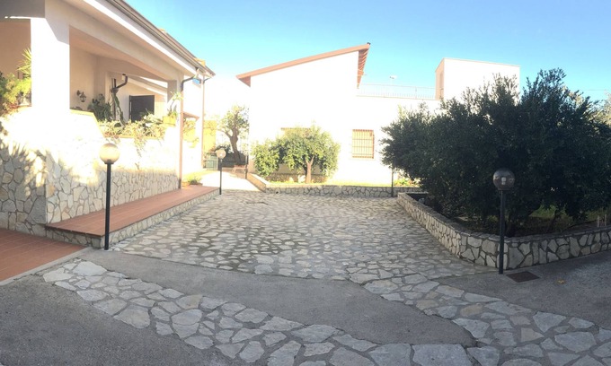 Palermo Villa | LA CASETTA in the garden - peace, calm and relaxation in the city -
