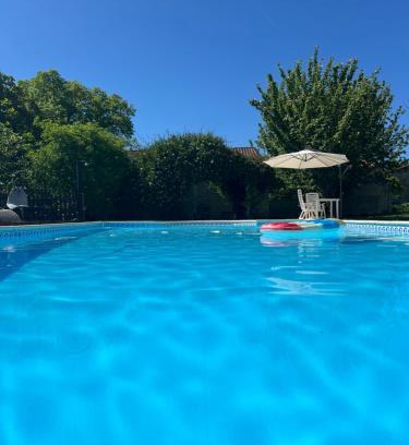Saint-Romain House | La Colline de Tilleul - Les Tilleuls - 4 STAR RATED - stunning cottage with pool near Aubeterre in idyllic location