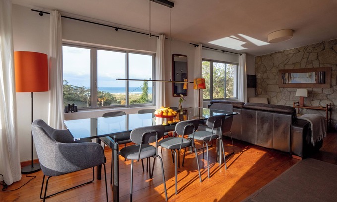 Ferrol House | La Entretenida - View and Sound of the Sea, Next to the Beach. Pet-Friendly.