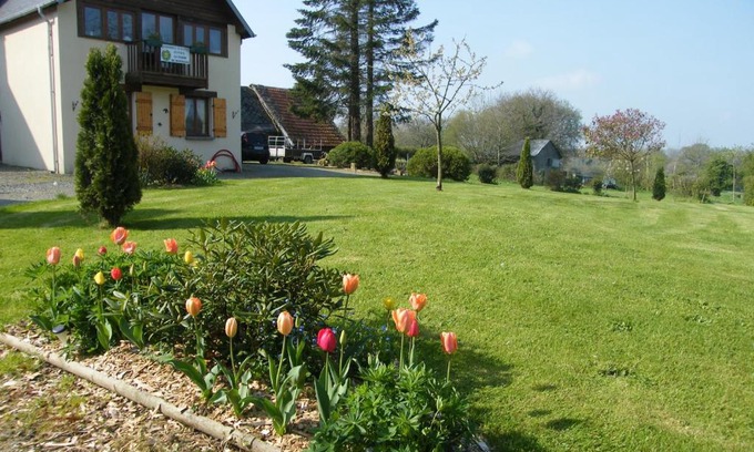 Montaigu-les-Bois Bed & Breakfast | La Ferme de Montaigu