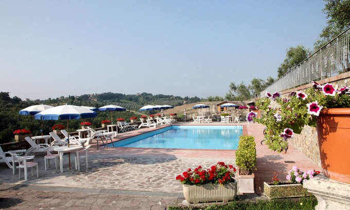 Quercegrossa Hotel | La Loggia Villa Gloria - Adults Only
