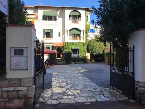 Juan-les-Pins Hotel | La Marjolaine
