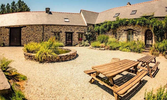Saint-Mayeux House | La Noisette - Charming 17thC cottage. Low mobility access. Sleeps 7
