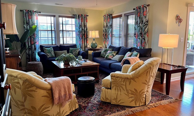 North Wildwood Condo | La Paix by the Sea II, 4th Ave & Surf - NWW! Perfect location for beach lovers