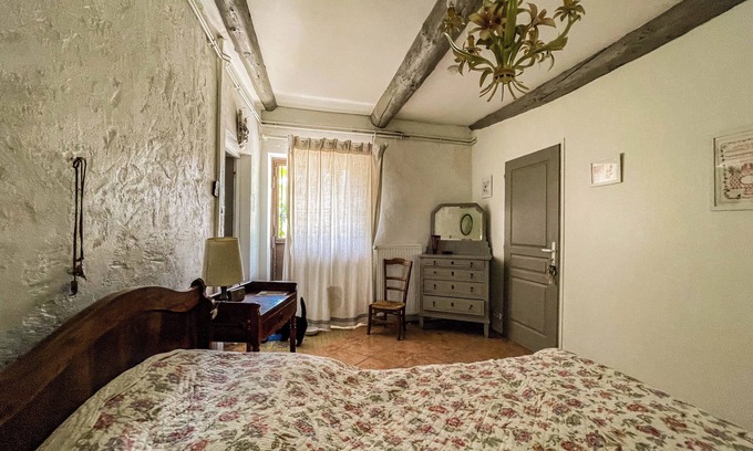 Rochegude Bed & Breakfast | La Pause dans les vignes. near Mont Ventoux, Orange, Vaison and Grignan