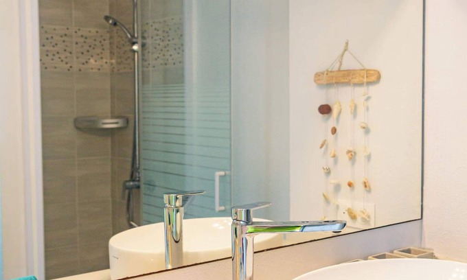 Bas du Fort Apartment | La Perle Fleur D'epée ★