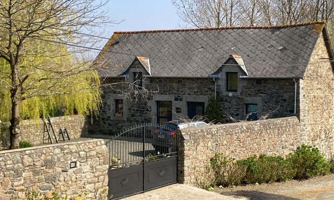 Plelo House | La petite maison terre mer