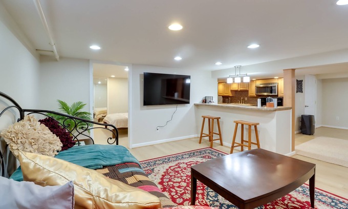 La Plata Apartment | La Plata Apartment: Walk to Shops & Restaurants!
