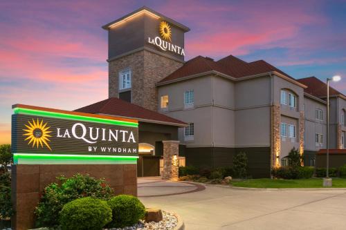 Belton Hotel | La Quinta by Wyndham Belton - Temple South