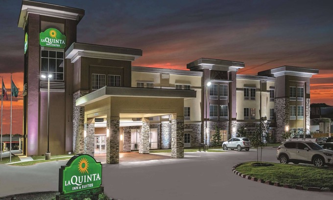 San Antonio Hotel | La Quinta by Wyndham San Antonio by Frost Bank Center