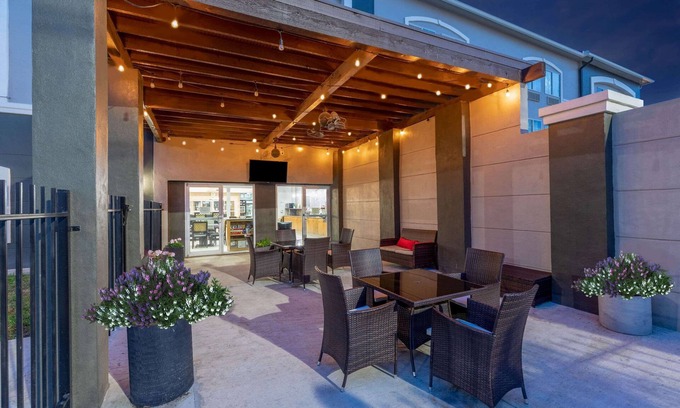 Laredo Hotel | La Quinta Inn & Suites by Wyndham Laredo Airport
