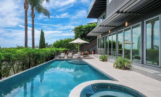 Beverly Hills Villa | LA Reserve by Stay Awhile Villas