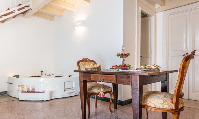 Felline House | La Stanza di Felline 101 con Idromassaggio