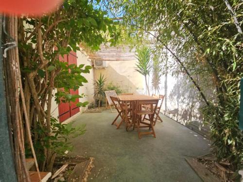 Centre Historique Apartment | La Tiny House YourHostHelper