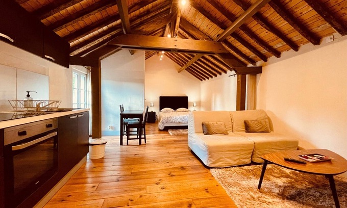 Thiveral-Grignon Apartment | La Villa Du Moulin de Champie - Versailles