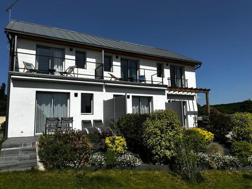 Saint-Prix Apartment | La Villa Perchée calme, sauna, parking privé