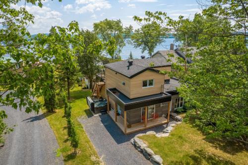 Deauville Ski Chalet | La Vue O-Lac Magog