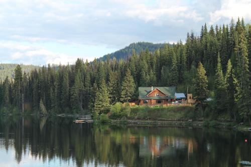 Bridge Lake Cabin | Lac Des Roches Resort