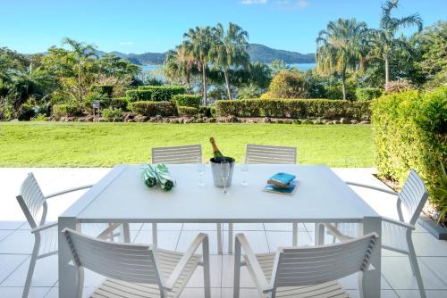 Hamilton Island Apartment | Lagoon Beachfront Lodge 005 on Hamilton Island by HamoRent