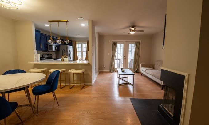 Prosperity Church Road House | Laid in Luxury 2BR Garage CLT