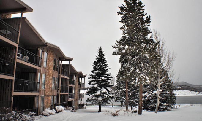 Dillon House | Lake Cliffe Views 303 LCRD
