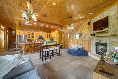 Hoyt House | Lake Eufaula Cabin with Hot Tub and Large Deck