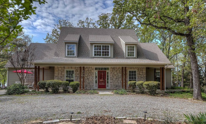 Emory House | LAKE-FRONT on LAKE FORK!!