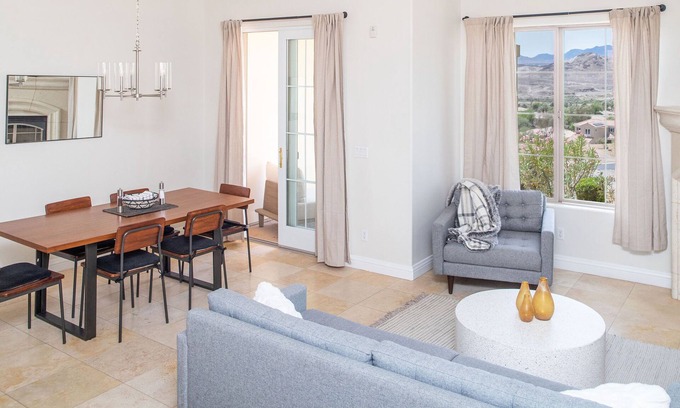 Lake Las Vegas Condo | Lake Las Vegas, trails, golf, entertainment and more right out your front door.