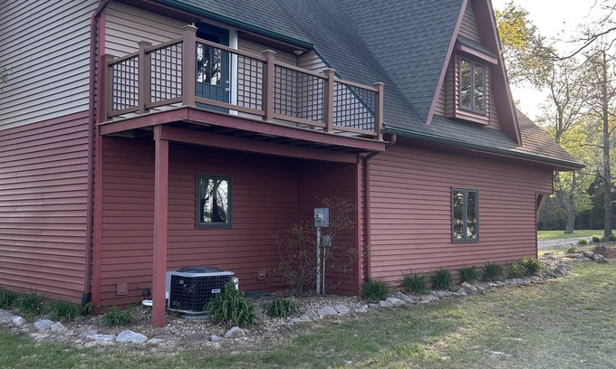 Scheller Cabin | Lake & Oaks Hideaway- Hidden Cabin on Private Lake
