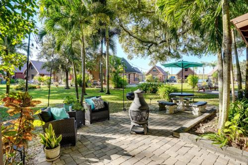 Taylor Creek House | Lake Okeechobee Dockside Cabin with Pool Access