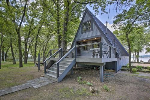 Stockholm House | Lake Pepin Cottage with Decks and Private Beach!
