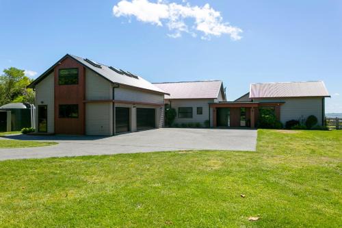 Acacia Bay Apartment | Lake Taupō Hideaway Apartment