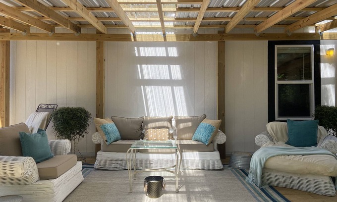 Kingston House | Lake Texoma wooded retreat near Marina Del Rey