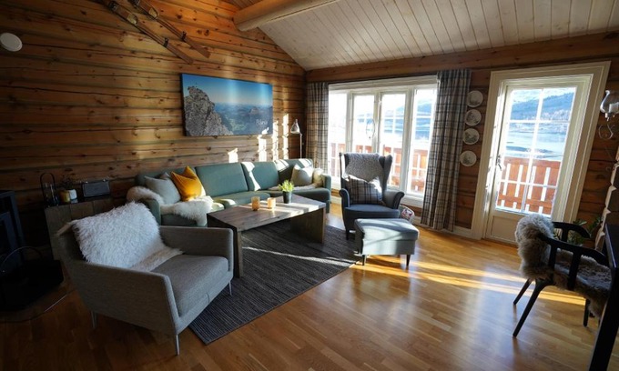 Sykkylven Apartment | Lake View Apartment 2 bedrooms and loft