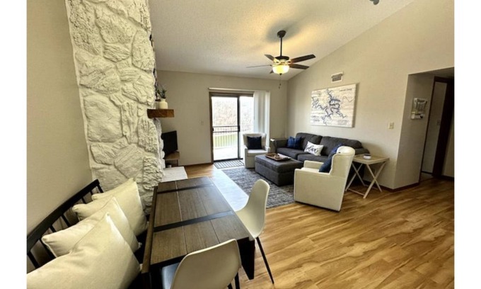 Osage Beach Apartment | Lakefront 2 bedroom 2 bathroom - Sleeps 6