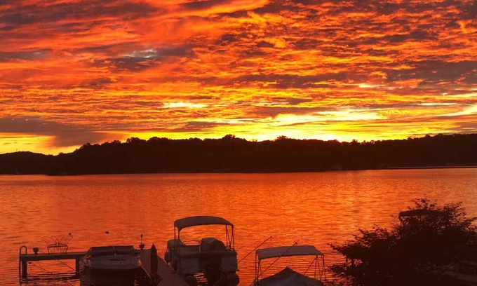 Glasser Apartment | LAKEFRONT - 3-bedroom apartment on Lake Hopatcong - Main Lake Views
