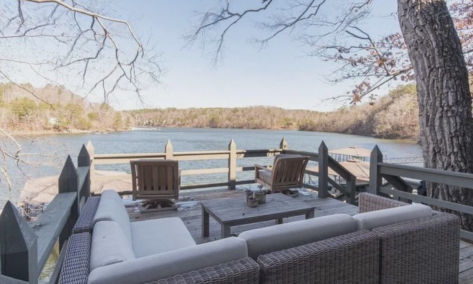 Crane Hill House | Lakefront 5BR/3.5BA Point William Private Dock