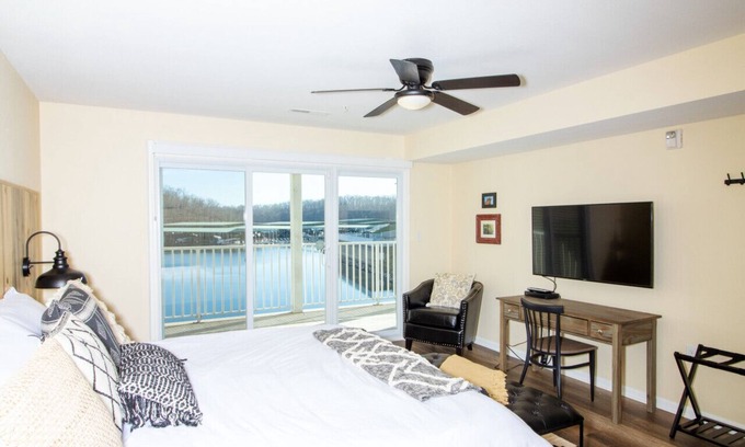 Osage Beach Condo | Lakefront Condo, Beautiful State Park Views.
