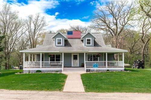 St Croix Falls House | Lakefront Cottage Fully Equipped with Excellent Location in Saint Croix Falls, Wisconsin