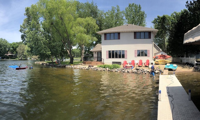 Lindstrom House | Lakefront Family Getaway! Pontoon Rentals-Kayak-Pedal Boat-Fire Pit-Sandy Beach