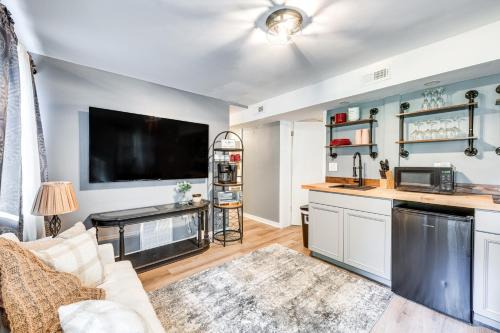 North Chesterfield Apartment | Lakefront Guest Suite Near Richmond