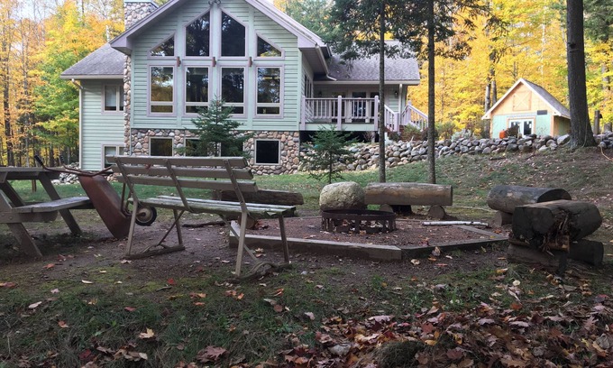 Sayner House | Lakefront Home - Family Vacations, Ice Fishing, Snowmobiling